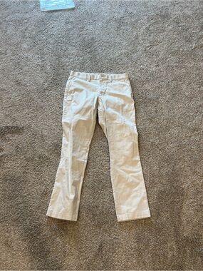 Gap Men's Classic Slim  Fit Cotton Pants - Light Khaki